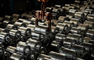 اصرار خودروسازان به واردات ورقِ دارای تولید داخل با ارز نیمایی/ ضربه بزرگ واردات ورق فولادی به کارخانجات داخلی