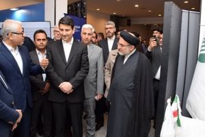 حضور وزیر ارتباطات در غرفه پست‌بانک ایران / تأکید بر نقش این بانک در حمایت از شرکت‌های دانش‌بنیان و توسعه روستایی