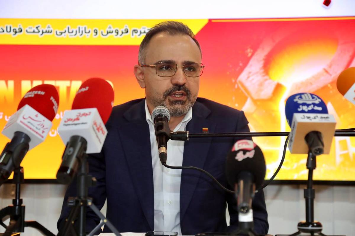 فولاد ایران در نقطه بحران: حاشیه سود زیر ۵ درصد؛ تهدید واقعی برای بقا/دو نرخی بودن ارز و معضل کارت‌های بازرگانی؛ چالش‌های مضاعف پیش‌روی فولادسازان