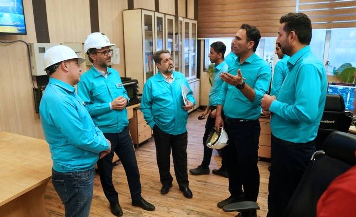 دیدار دکتر حاتمی با کارکنان آهن‌سازی SKS