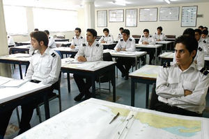 بورسیه کامل دانشجویان پذیرش شده در موسسه آموزشی کشتیرانی/برنامه ریزی برای بهبود وضعیت شغلی دریانوردان طی سال جاری