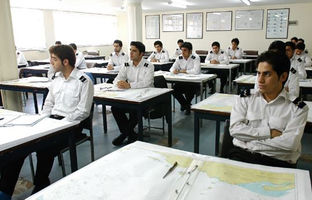 بورسیه کامل دانشجویان پذیرش شده در موسسه آموزشی کشتیرانی/برنامه ریزی برای بهبود وضعیت شغلی دریانوردان طی سال جاری