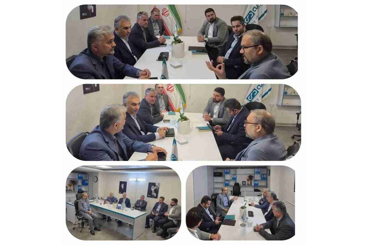 نشست مشترک رئیس هیئت‌مدیره بیمه دی با مدیرکل بنیاد شهید اردبیل/ تأکید بر تقویت همکاری‌های دوجانبه