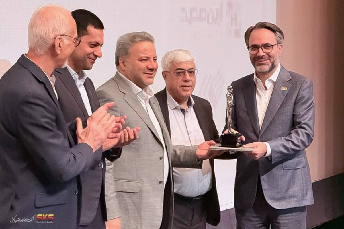 حاتمی مدیر برجسته صنعت فولاد کشور در سال ۱۴۰۴ در بخش دولتی و عمومی شد