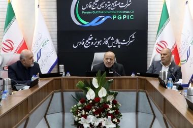  ارائه گزارش عملکرد واحدها در نخستین جلسه: اولویت‌ها برای رفع نواقص مشخص شد / صادقی در نخستین نشست مدیران: مسیر موفقیت از هم‌افزایی و اعتماد می‌گذرد