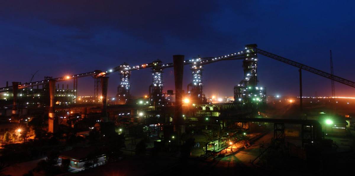 فولاد خوزستان در تاریکی سیاست‌های ناکارآمد؛ از سکوت سیاست‌گذار تا فریاد صنعت