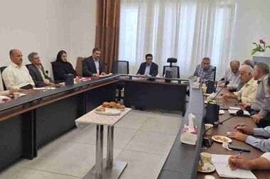 در دهمین اجلاس سراسری رضایتمندی مشتری، تندیس زرین اعتماد مشتری به بیمه دی رسید