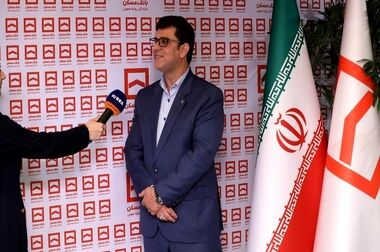 ابراز همدردی مدیرعامل بانک مسکن با خانواده حسین سبزبان