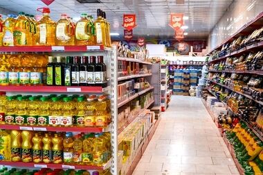 صادق: روند ترخیص کالاهای اساسی، جابه‌جایی مسافران و اجرای پروژه‌های مسکن بدون وقفه در حال انجام است