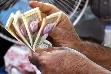  حل مشکل رکود و افت تقاضا با واقعی کردن دستمزد کارگران