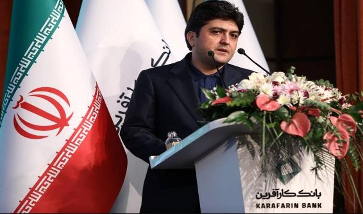 گروه مالی بانک کارآفرین در سال ۱۴۰۴بورسی می شود