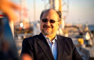 شریعتمداری: هلدینگ خلیج‌فارس ۱۰۰ درصد تعهدات ارزی خود را انجام داده است