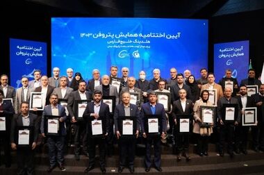 دیدار مدیرعامل بانک ملت با مدیران عامل شرکت های پتروشیمی نوری، جم و آریاساسول
