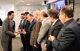 دریافت لوح سپاس برای «تدوین سند استراتژی بیمه دی» در جشنواره ملی بهره‌وری