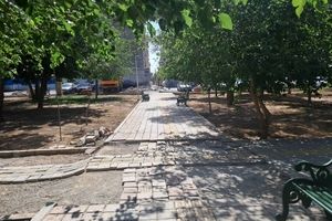  آغاز عملیات بهسازی کفپوش بوستان مرجان در منطقه ۱۹ تهران