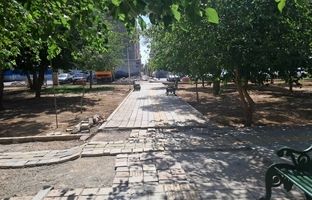  آغاز عملیات بهسازی کفپوش بوستان مرجان در منطقه ۱۹ تهران