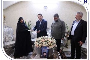 بانک صادرات ایران با تقدیم 96 شهید نماد ایستادگی در کنار مردم است / آغاز افتخارآمیز تدوین تاریخ شفاهی شهدای بانک صادرات ایران