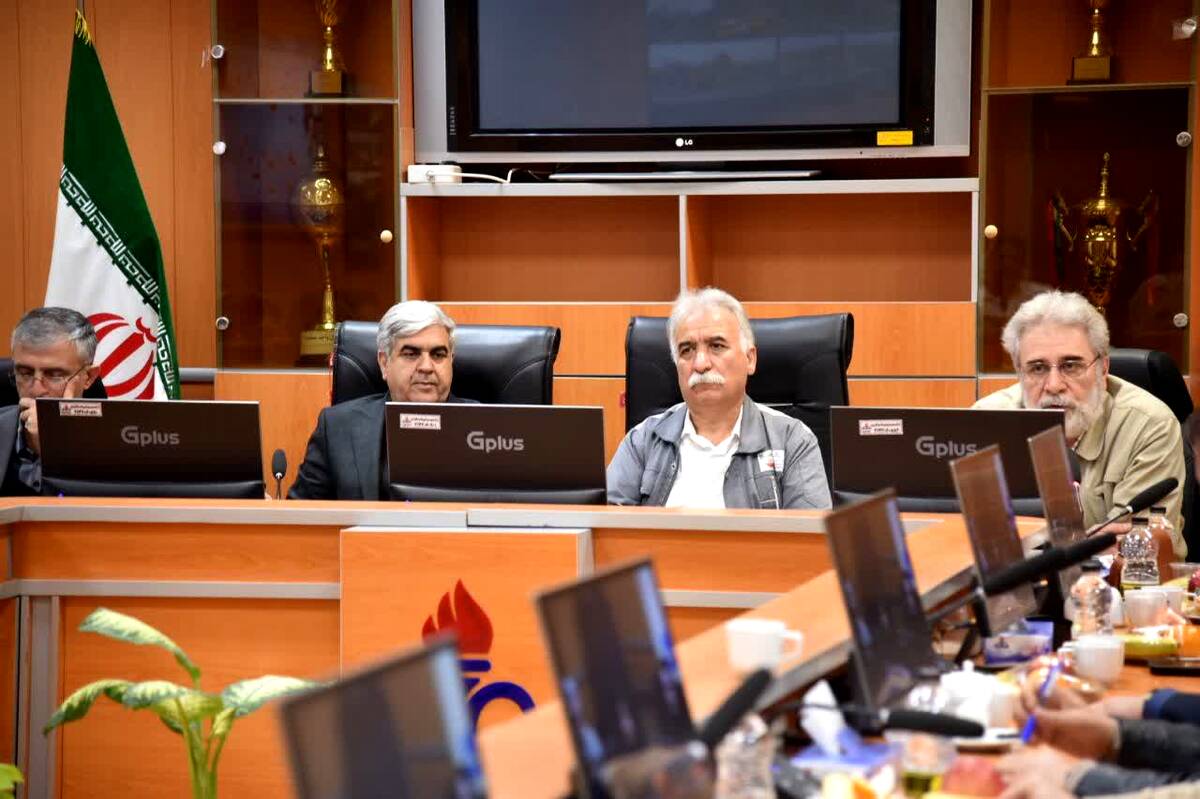 نشست بررسی و رفع مشکلات کارکنان شرکت بهره برداری نفت و گاز شرق برگزار شد