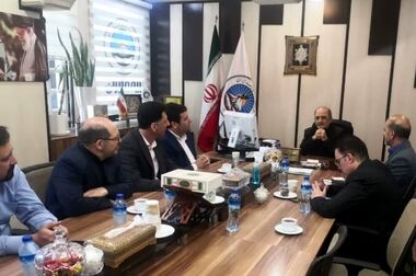 تجلیل از نماینده پیشکسوت با حضور سرپرست بیمه ایران