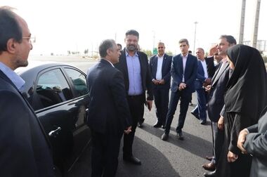 بازدید مدیرعامل بانک صنعت و معدن از شرکت شکوفا بهداشت آرین (پرژک)