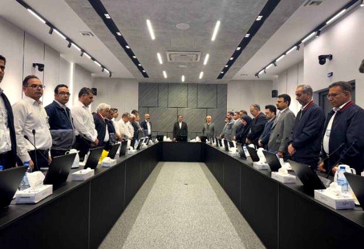 اولین حضور فخرایی در مجتمع آپادانا
