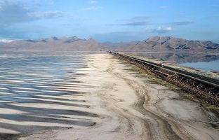  برداشت‌های غیرمجاز آب، تهدید پنهان احیای دریاچه ارومیه/هرگونه برداشت آب مانعی جدی برای تحقق حق‌آبه دریاچه به شمار می‌رود