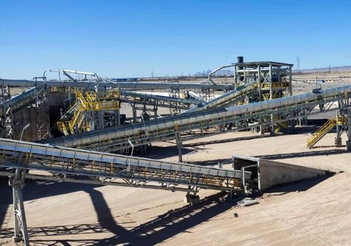 واحد سنگ‌شکن کارخانه آهک خاتون‌آباد راه‌اندازی شد