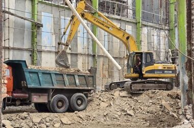 حمایت دادستانی تهران از تولیدکنندگان / بازدید دادستان از پاکسان برای رفع موانع ارزی و ترخیص کالا