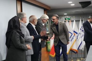 بازدید نماینده رئیس‌جمهور و مسئولان ارشد از پتروشیمی شهید تندگویان؛ تأکید بر تکمیل زنجیره ارزش، توسعه پایدار و نقش تندگویان در شکوفایی صنعت پتروشیمی