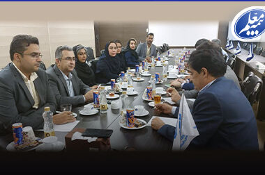 گسترش شبکه فروش با تکیه بر توانمندسازی و ایجاد وفاداری در بیمه معلم