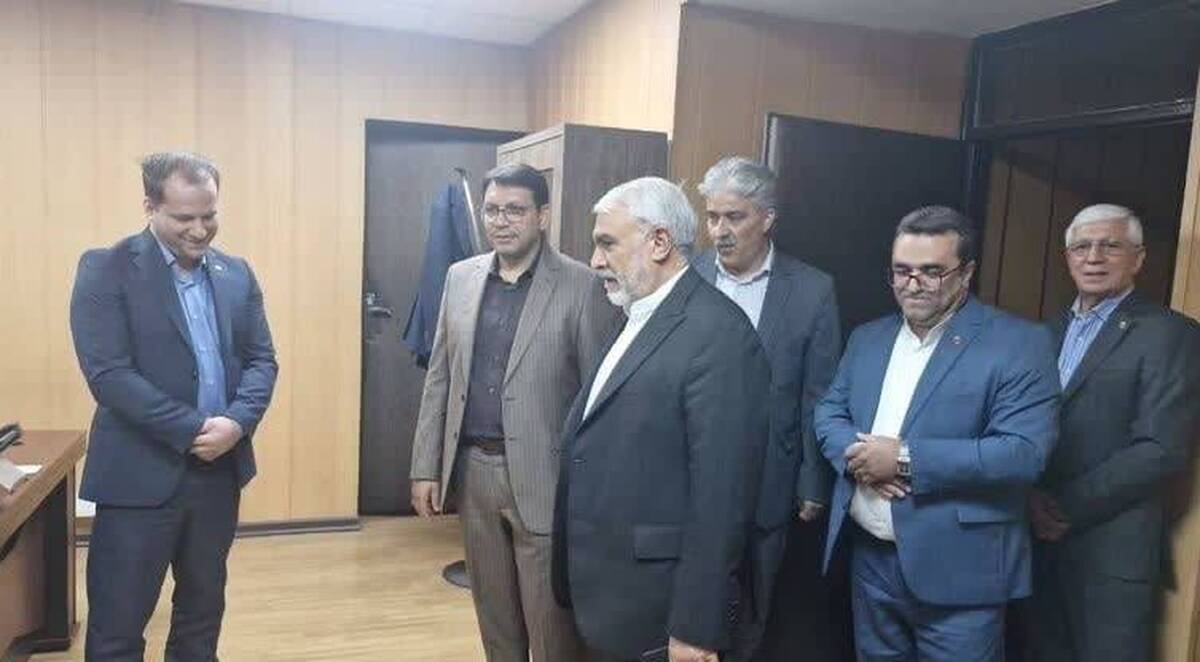 بازدید دکتر جوادی، مدیرعامل موسسه اعتباری ملل ، از واحدهای خدمت رسان صف و ستاد