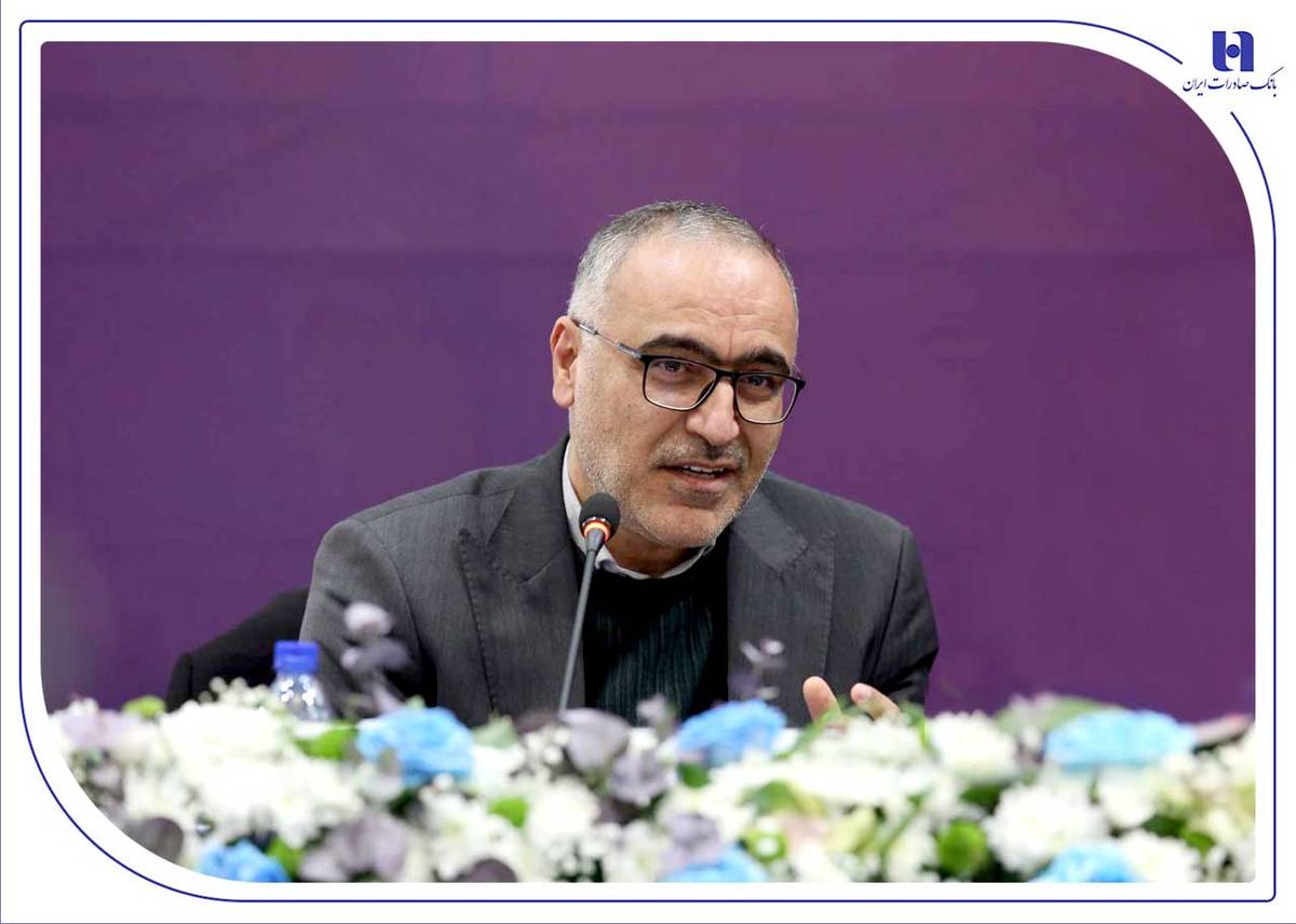 ​نخستین همایش هم‌اندیشی بانک صادرات ایران با فعالان صنعت پتروشیمی برگزار شد/ سرپرست صندوق بازنشستگی کشوری: بانک صادرات ایران می‌تواند زنجیره ارزش صنعت پتروشیمی را تقویت کند