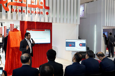 بانک حرفه ای و چابک در ارائه خدمات به فعالان حوزه پتروشیمی هستیم