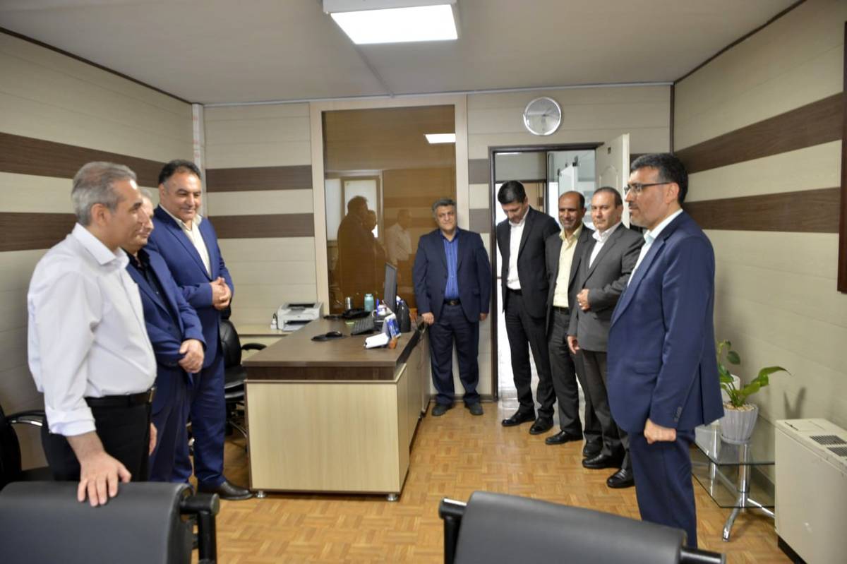 بازدید عضو هیات مدیره و سرپرست بیمه آسیا از مدیریت های توسعه بازار و امور مشتریان، امور نمایندگان و کارگزاران و هماهنگی امور شعب