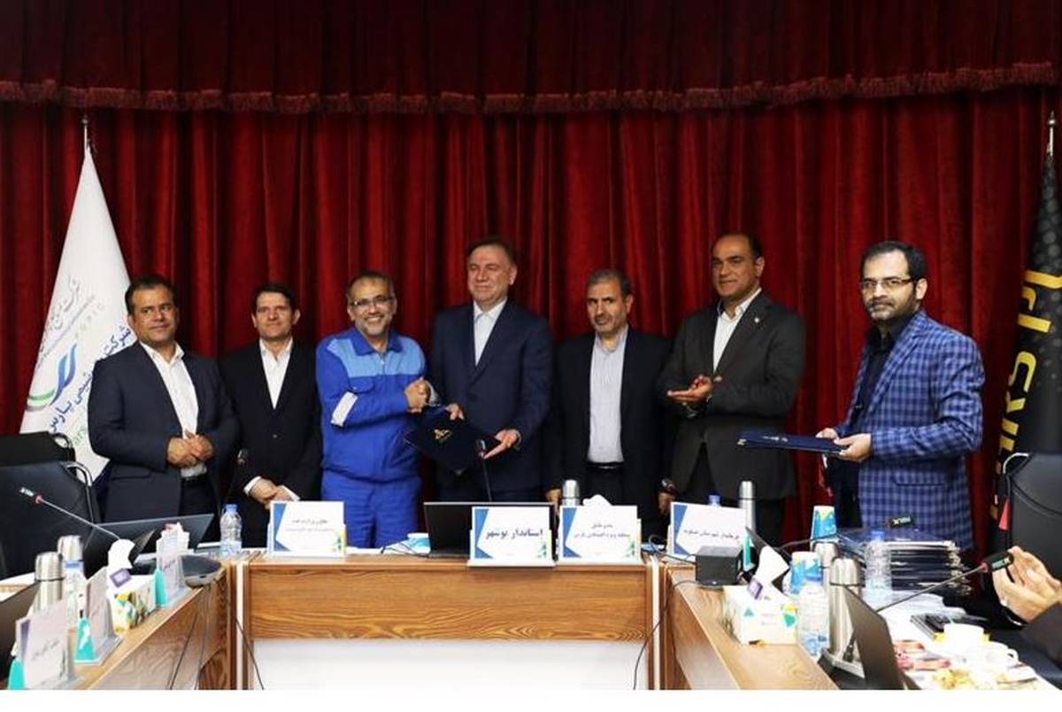 تقدیر از فرمانده ارشد کمیته شرایط اضطراری منطقه پارس با حضور معاون وزیر نفت و استاندار بوشهر