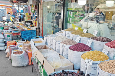 اصلاح قیمت بنزین و نگرانی از جهش قیمت کالاهای اساسی/ نظارت‌ها کافی است؟