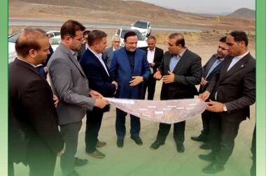  نخستین دفتر خدمات هوشمند مناطق آزاد در ارس افتتاح شد / اولین گردشگر خارجی کارت مناطق آزاد ایران را دریافت کرد