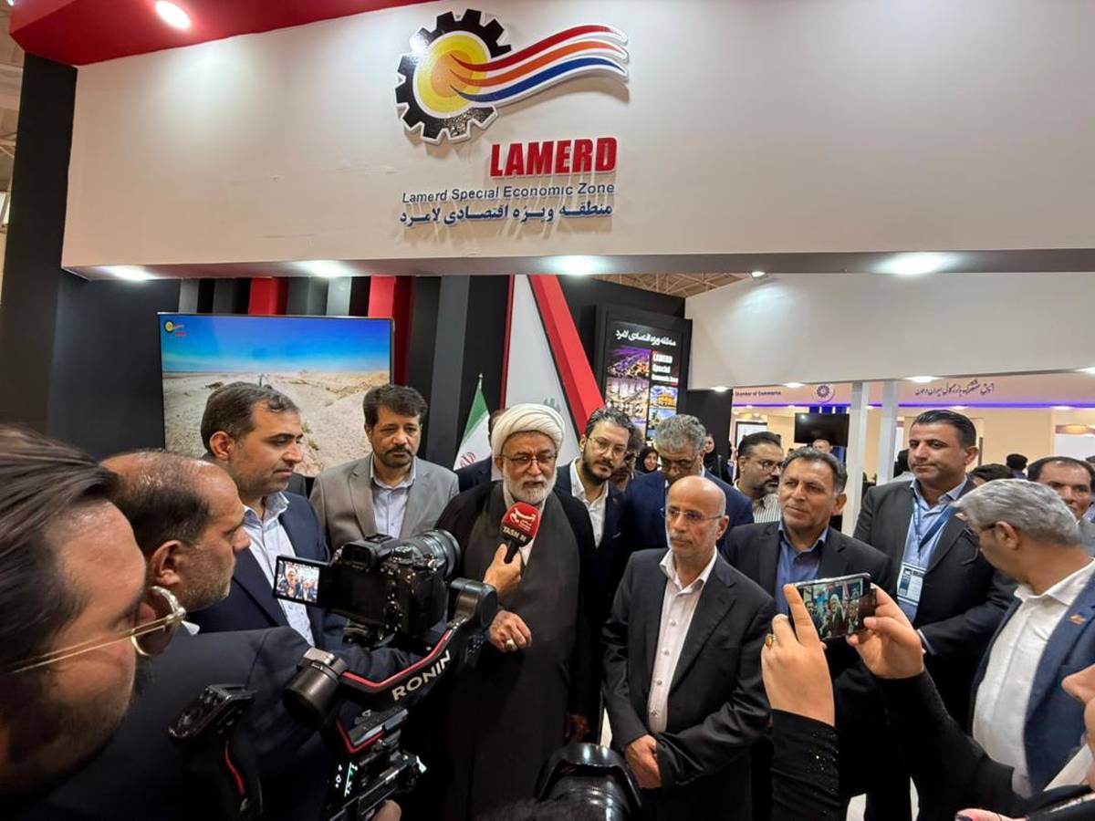 رونمایی از ٢٠ مجوز بدون‌نام برای تسهیل سرمایه‌گذاری در منطقه ویژه اقتصادی لامرد
