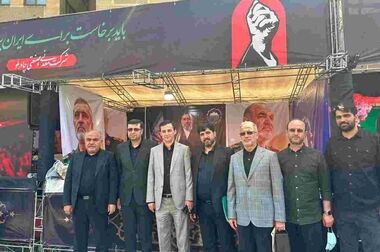 همراهی فرید دهقانی با وزیر صمت در بازدید از موکب چادرملو در آستانه مراسم تشییع رهبر شهید انقلاب