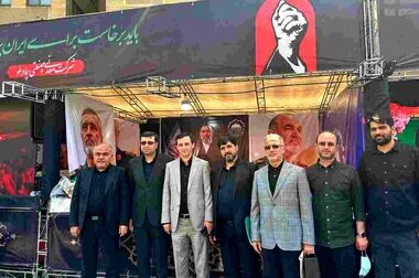 همراهی فرید دهقانی با وزیر صمت در بازدید از موکب چادرملو در آستانه مراسم تشییع رهبر شهید انقلاب