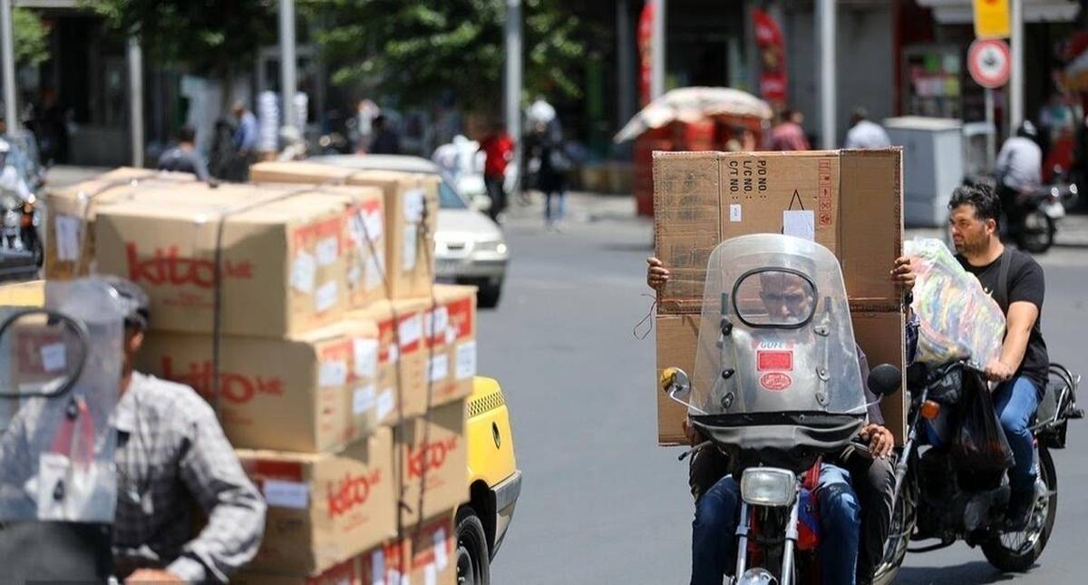 ۹۵۰۰موتورسیکلت به دلیل حمل بار نامتعارف اعمال قانون شدند/ساماندهی جای پارک موتورسیکلت سواران در تهران/بیش از یک میلیون و دویست هزار موتورسیکلت به دلیل عدم استفاده از کلاه ایمنی اعمال قانون شدند