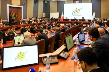 از خط تولید تا صحنه همبستگی؛ حضور پرشور کارکنان پتروشیمی پردیس در راهپیمایی ۲۲ بهمن عسلویه