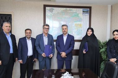 بازدید مدیران بانک سرمایه از کارخانه خورشید فناوران نفیس با هدف توسعه همکاری‌های بانکی
