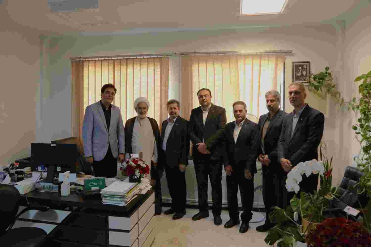تجلیل از پزشک معتمد پست‌بانک ایران به مناسبت روز پزشک