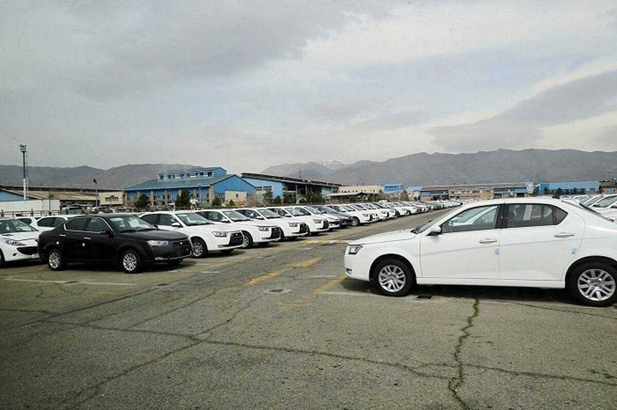 آخرین قیمت انواع خودرو/​ اجازه ناگهانی دولت برای واردات خودرو ابهام دارد