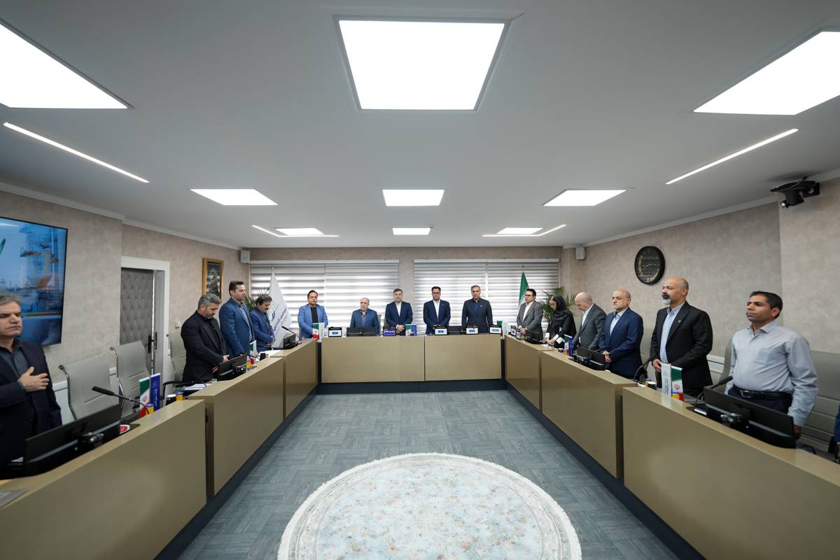 مهر تأیید مجمع‌عمومی پتروشیمی آپادانا خلیج‌فارس بر اجرای طرح‌های تکمیل زنجیره ارزش متانول