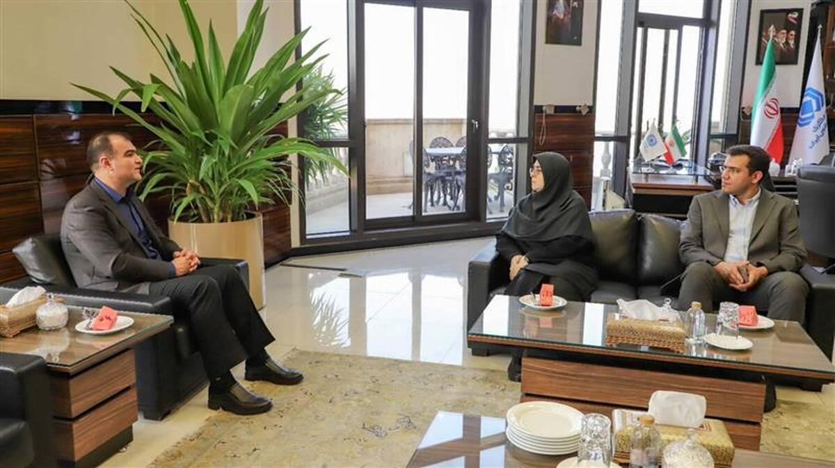 خدمات صنعت بیمه در طول جنگ بی‌نظیر بوده است