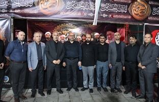 بازدید معاون پارلمانی وزارت اقتصاد از موکب بیمه ایران در مراسم تدفین پیکر مطهر امام شهید در مشهد 
