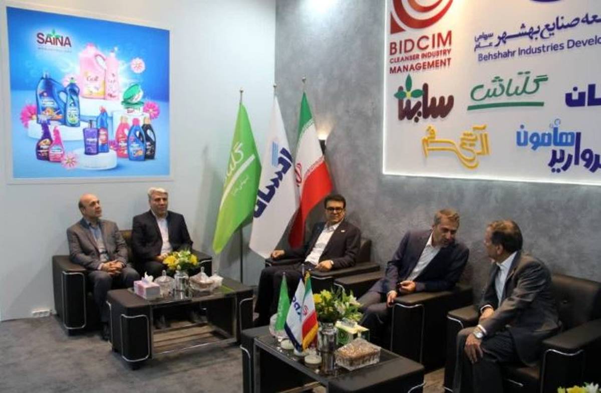 بازدید مدیرعامل هلدینگ صنعت شوینده از غرفه پاکسان در نمایشگاه ایران بیوتی