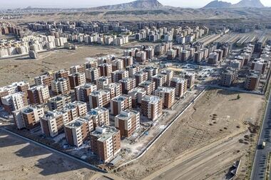  حمایت از قانون خانواده و جوانی جمعیت با پرداخت ۱۳۵ فقره تسهیلات حمایتی در زنجان/ اختصاص ۴۸۶ میلیارد ریال تسهیلات بافت فرسوده به متقاضیان